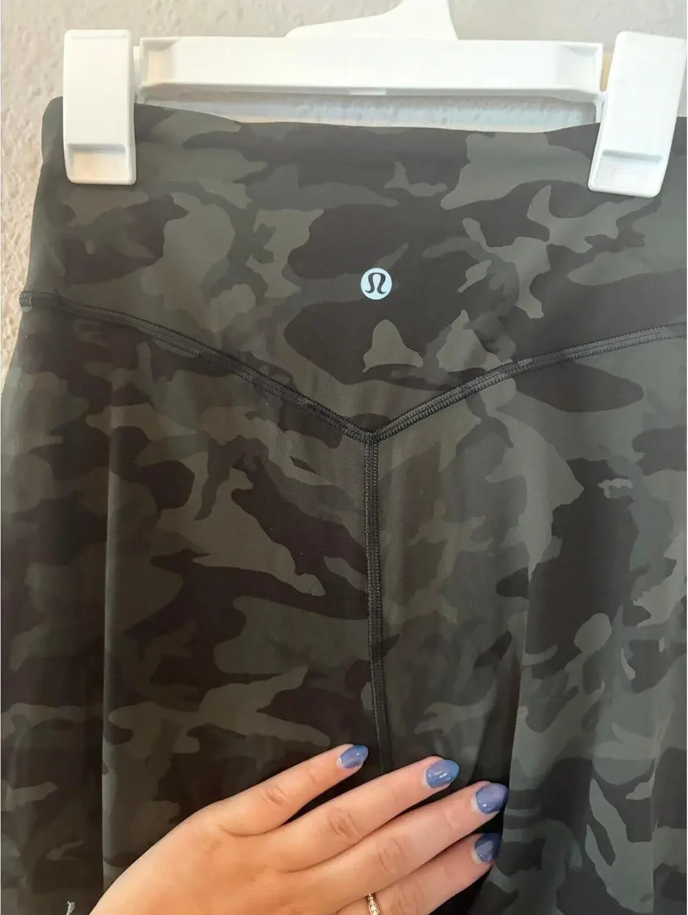 Lululemon Align Jogger Crop 23in inseam Incognito Camo Multi Gator Green size 2.